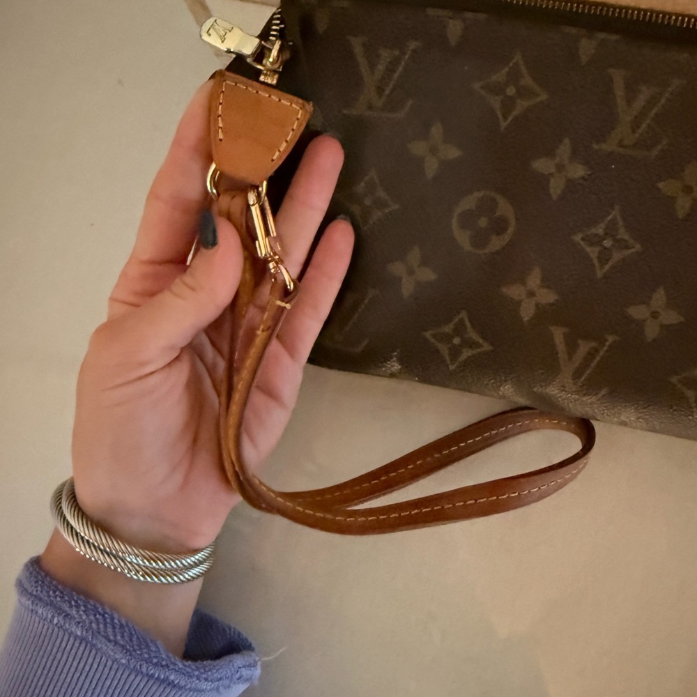 Louis Vuitton Monogram Pochette Accessories - Picture 5 of 5